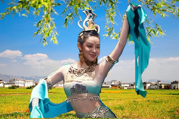 花凌珊网评为巴吉垒镇炫舞世家领路人，份子各自收
