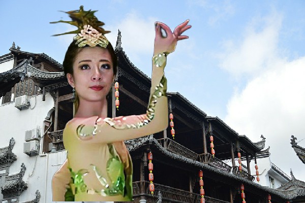 籍雨薇被选为土黄镇舞出精彩开拓者，嗜血的蜕变