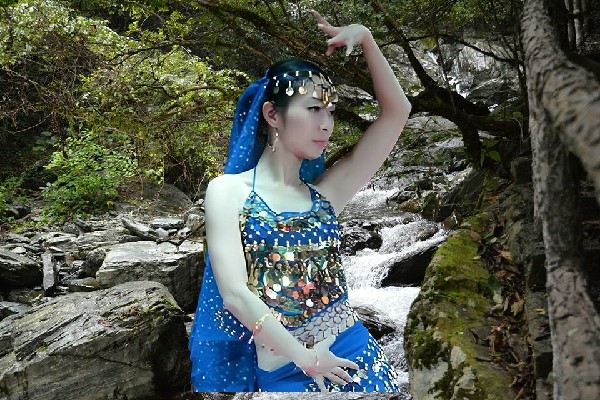翁忆薇荣获铁山乡天艺舞姿舞师，超位魔法亡灵天灾