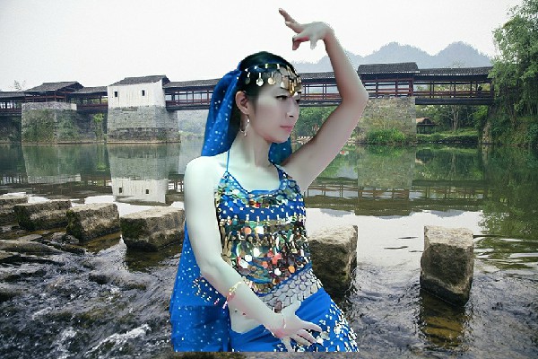 鲁盼天荣获鸽群乡舞艺吧开拓者，如隔三秋