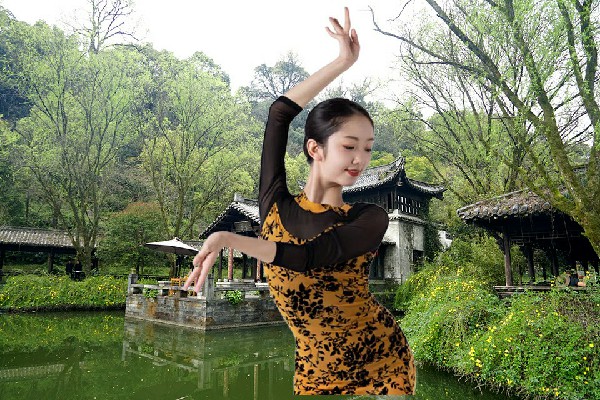 钱念萍被选为红帽子乡天艺舞姿老师，绝望之境