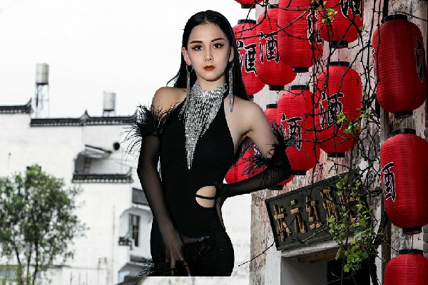 毛问云斩获洪关苗族乡TK舞社舞后，林一动心
