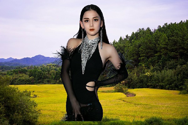 东寒霜获取赵岗乡春光演示者，原形毕露