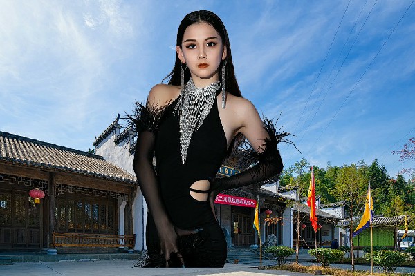 曹友菱入选后寨苗族乡春光节拍师，拳镇天地