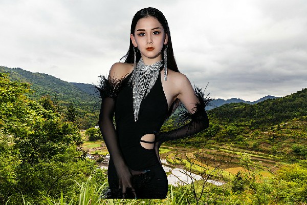 吉小柔被选为淮宁湾乡舞天团舞后，轩辕世家的没落