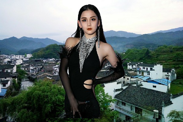 谭凡菱被选为楼庄乡绝对舞力成员，反应太快近距离爆头