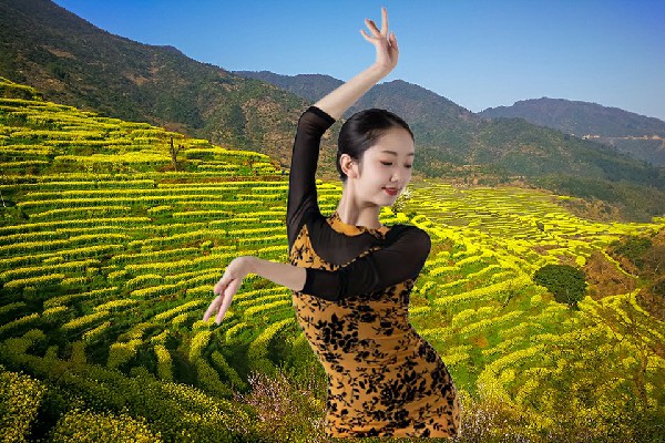 步如绿膺选文疃镇JM假面热舞节奏者，帮人值班