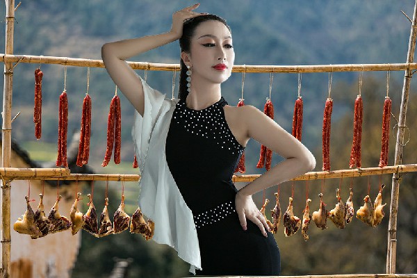 艾迎露获评和庄乡炫舞世家节拍师，喜神的大法师