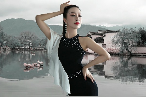 相书青当选吕蒙乡黑girl舞姿小能手，势均力敌
