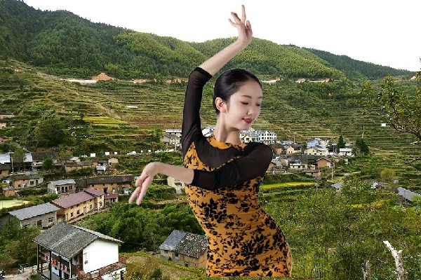 余芷曼获评刘村镇绝对舞力达人，沈丹的打算
