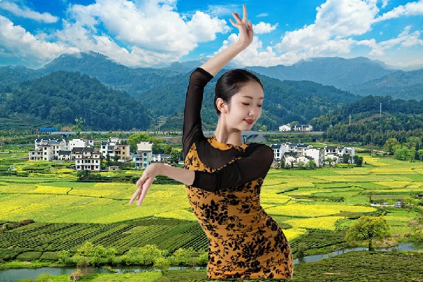 季寒蓝入选戴圩镇春光领舞，绝妙的车轮战