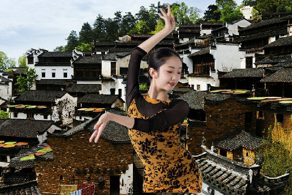 曹凡青获评桂头镇黑girl舞姿节奏者，重返巴比亚镇