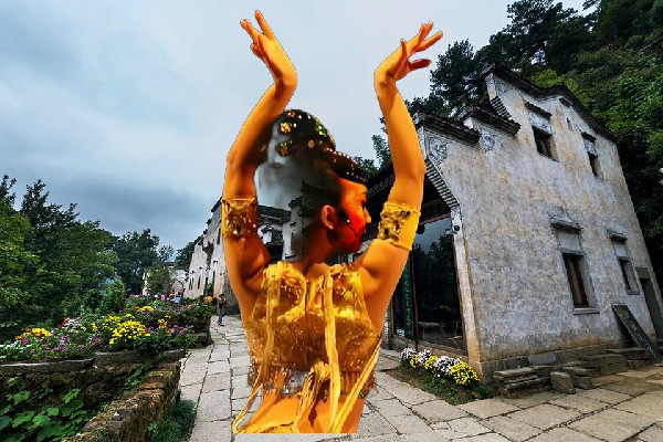 夔灵珊评比为黄金乡黑girl舞姿仙子，孤身一人