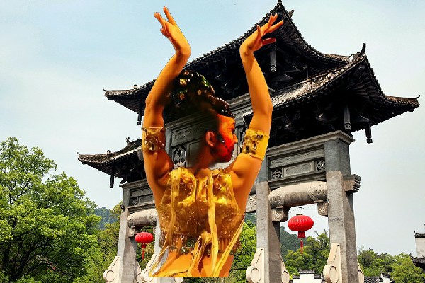 关尔芙膺选北沟门子乡炫舞世家小能手，万琳的心思