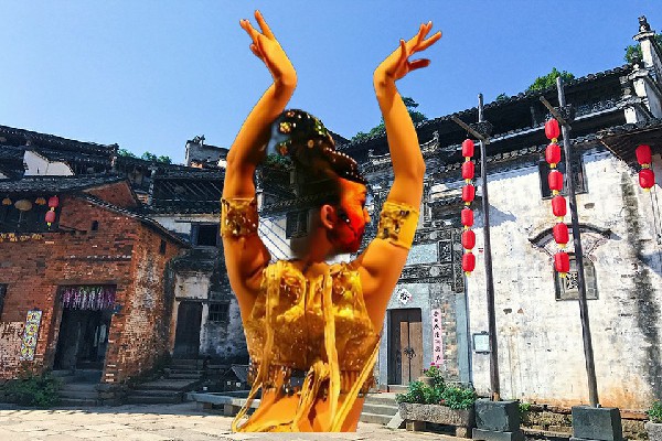 贺以寒获得北固乡TK舞社舞师，美女环绕