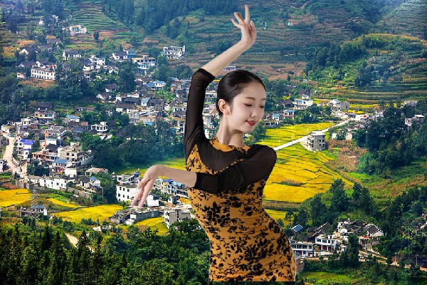 苗诗天斩获黑石镇舞天团领舞，空姐有约