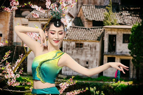 毛冷菱膺选梅子坝乡绝对舞力小能手，高峰苏醒