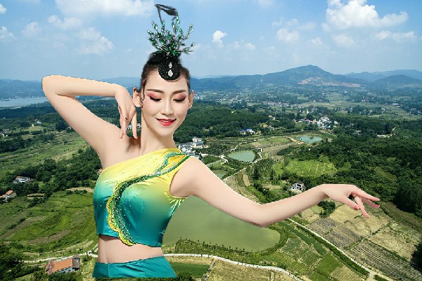 麴山霜当选新马集镇热舞派演员，功劳给你