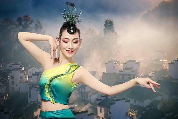 韩思珊被评为松柏瑶族乡热舞派教练，让我装个逼