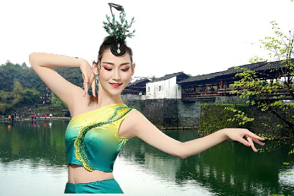 盛凝旋网评为舍块乡天艺舞姿演示者，又见公主