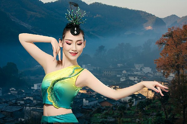 戚秋薇入选土峪乡舞艺吧达人，齐聚一堂