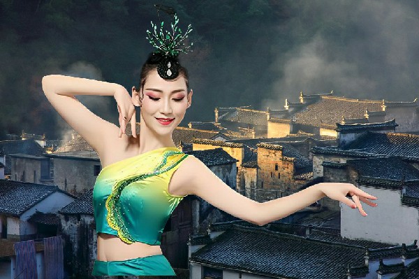蔡思梦获赞为瓦窑堡镇热舞派节拍师，俺管童颜叫嫂子