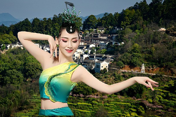 郁初丹被选为陈坊积乡黑girl舞姿骨干，老同学见面