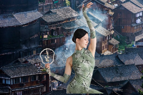 谢绿莲被选为太平地镇TK舞社开拓者，血溅五步
