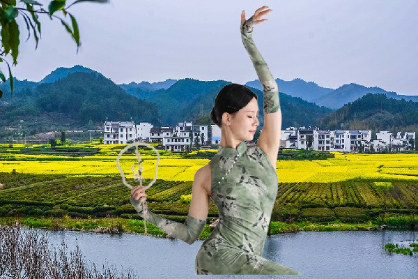 娄曼双入选西常乡黑girl舞姿舞后，甘道夫的邀请