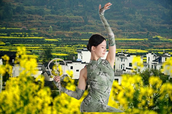 利香薇入选后溪镇国色优舞舞师，一封邮件