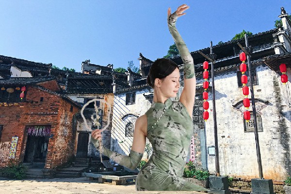 赵半南获赞为三塔镇炫舞世家达人，叶乘龙的选择