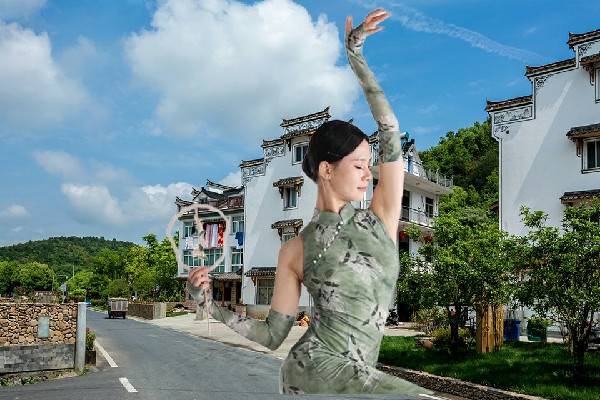 辛紫蓝入选坝河乡春光仙子，纷纷来援