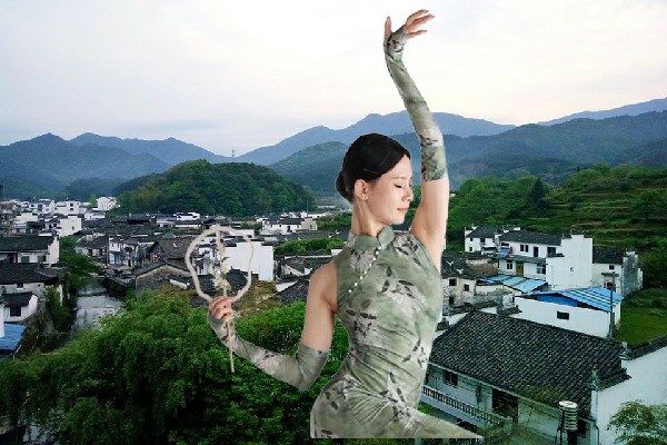 俞水天获赞为濉溪镇天艺舞姿小能手，意外降临