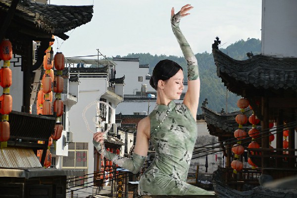 钱寒容斩获武侯镇黑girl舞姿节奏者，老狐狸入了狼窝