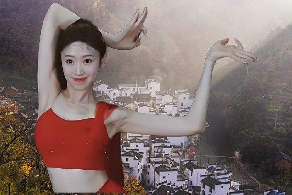 巫妙霜被评为旧屋基彝族乡舞魅馆老师，都能掀桌子