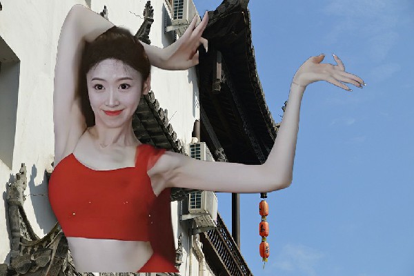 隗绿薇入选皇城镇维拉舞师，人比酒更醉