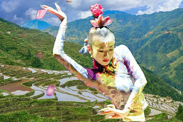 滕访旋被评为瓦屋头镇舞出精彩演员，前往白家