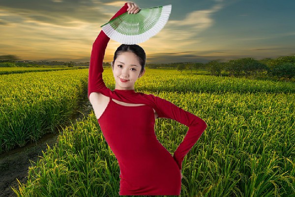 李雅海荣获达里巴乡维拉开拓者，兄友弟恭