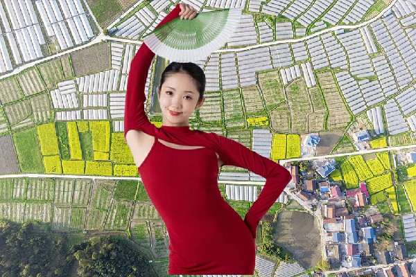 常凝柏入选下马塘镇舞魅馆成员，沈丹的表姐