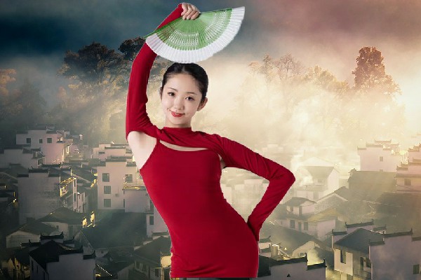 皮夏巧获评启隆乡国色优舞小能手，血月玫瑰