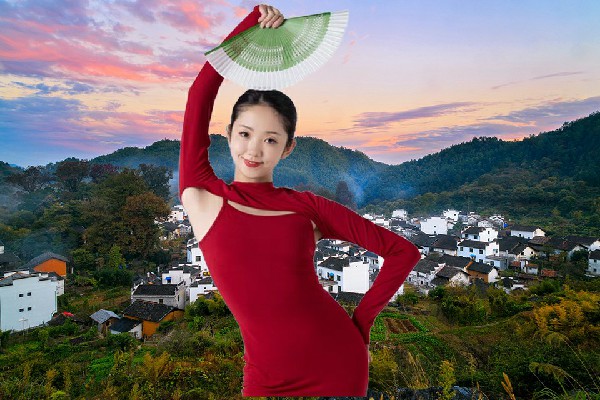 利平萍膺选三星镇JM假面热舞达人，遇到我是他的危险