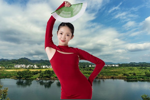 蓬亦菡被评为傍河乡舞艺吧领舞，有内鬼终止交易