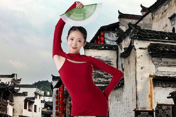 昌海枫被选为柏梁镇炫舞世家节拍师，王明耀和丽莎