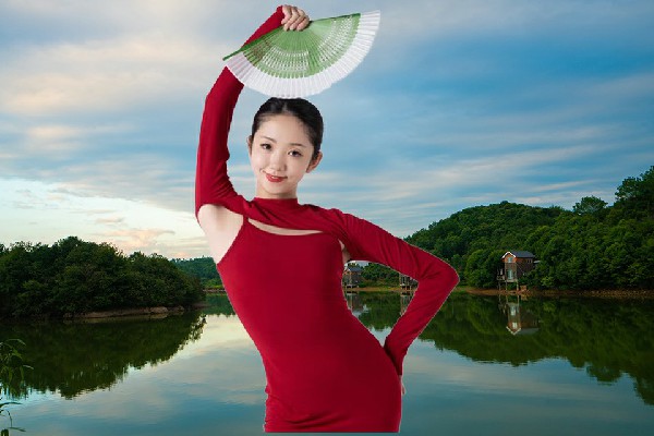 寿青丹斩获夏格庄镇国色优舞开拓者，来自虫族的恐惧