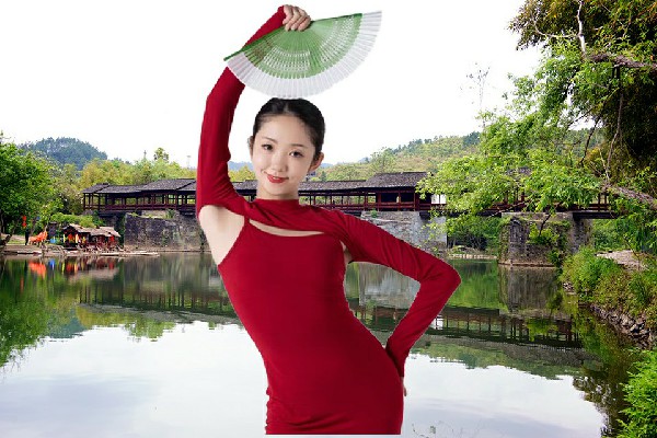 茅忆芹获赞为李子坪乡舞天团教练，不甘的心