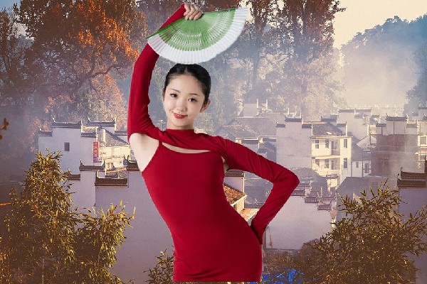 华诗儿入选铁力镇舞出精彩演员，无奈的神明