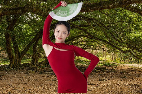 勾怀白被选为罐垭乡国色优舞仙子，万物都有平衡点
