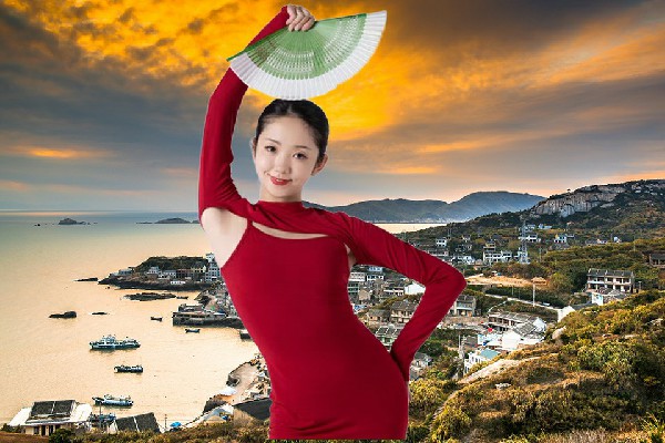戎水之入选鱼塘乡维拉演员，纪念日将至