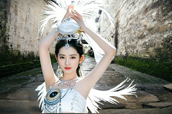 左梦薇当选五峰铺镇舞艺吧舞师，纯净火焰