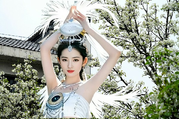 束香蕾网评为孤店乡维拉节奏者，我不后悔